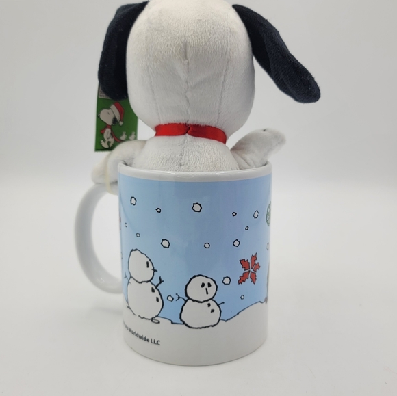 Peanuts Snoopy Plush in Mug Christmas 2016 Walgreens Exclusive Ceramic Cup - Picture 9 of 11